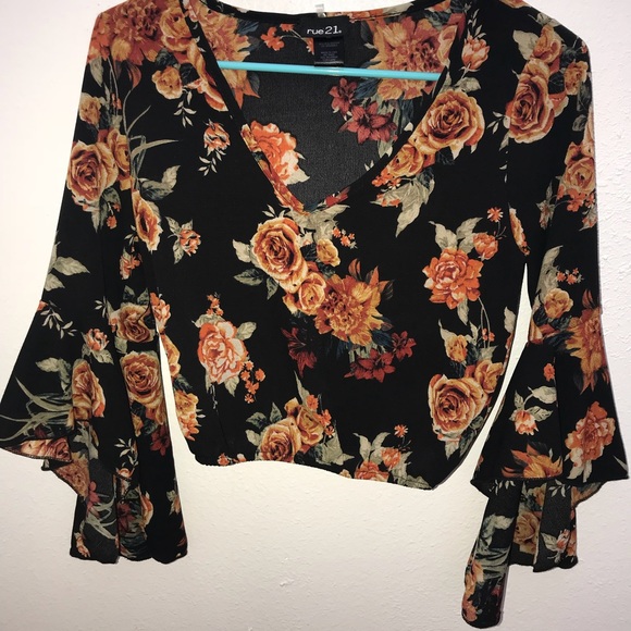 [Rue 21] Floral + Flirty Cropped Blouse - Picture 2 of 8